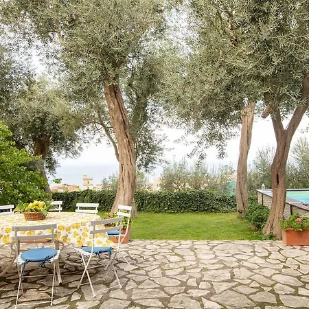 Stella Villa
