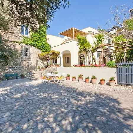 Stella Villa *